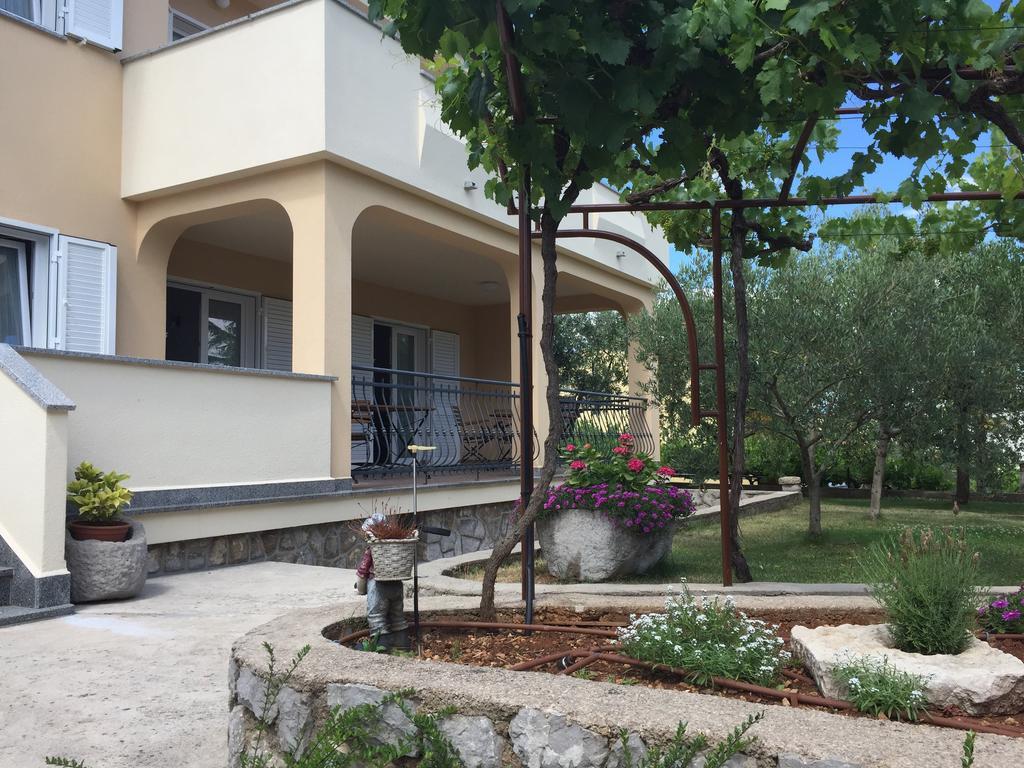 Apartments Sanbrandin Krk Town Exterior foto